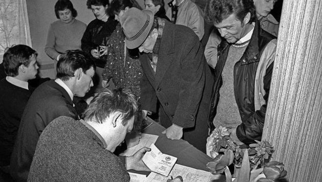 На избирательном участке в Литве в день Всесоюзного референдума 1991 года. Архив На избирательном участке в Литве в день Всесоюзного референдума 1991 года. Архив