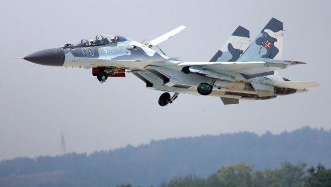 Истребитель СУ-30МК в небе Истребитель СУ-30МК в небе