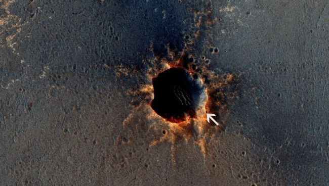 Марсоход Оппортьюнити у края кратера, сфотографированный MRO. Архив Марсоход Оппортьюнити у края кратера, сфотографированный MRO. Архив