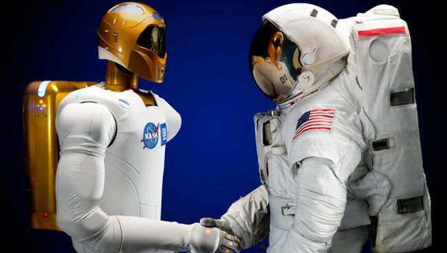 R2 - первый человекоподобный робот на МКС, архивное фото R2 - первый человекоподобный робот на МКС, архивное фото