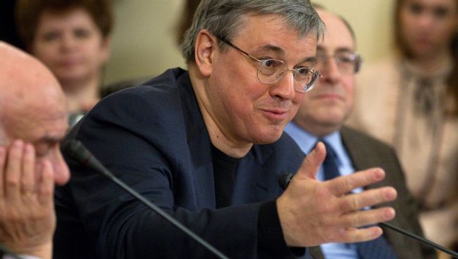 Ярослав Кузьминов на публичной дискуссии с блогером Алексеем Навальным 