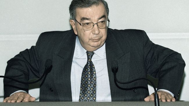 Председатель Правительства РФ Евгений Примаков, 1999 год Председатель Правительства РФ Евгений Примаков, 1999 год