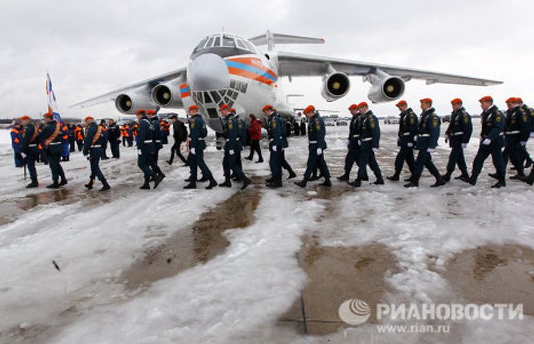 Встреча спасателей МЧС России из Японии на аэродроме Раменское Встреча спасателей МЧС России из Японии на аэродроме Раменское