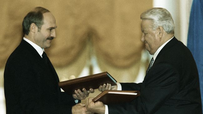 Борис Ельцин и Александр Лукашенко Борис Ельцин и Александр Лукашенко