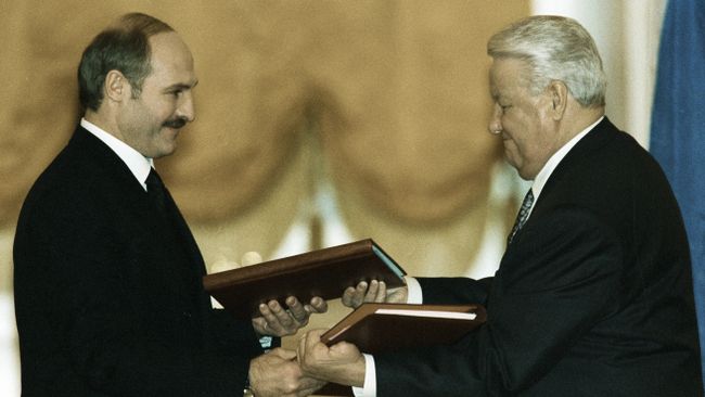 Борис Ельцин и Александр Лукашенко