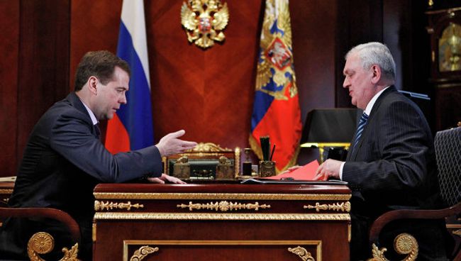 Президент РФ Д.Медведев провел встречу с первым замдиректора ФСБ С.Смирновым Президент РФ Д.Медведев провел встречу с первым замдиректора ФСБ С.Смирновым
