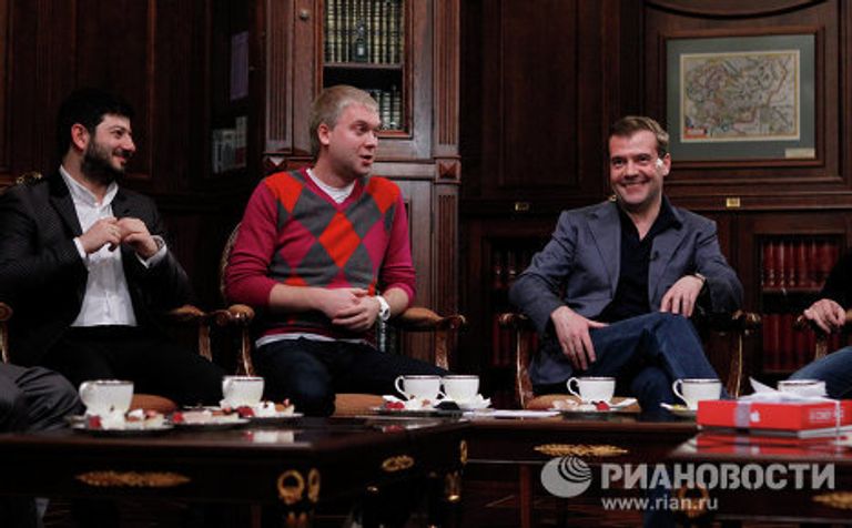 Президент РФ Д.Медведев встретился с участниками проекта Comedy club Президент РФ Д.Медведев встретился с участниками проекта Comedy club