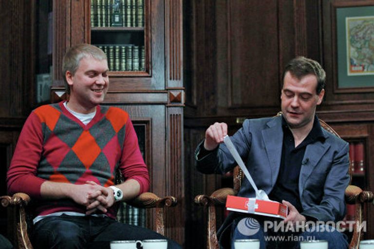 Президент РФ Д.Медведев встретился с участниками проекта Comedy club Президент РФ Д.Медведев встретился с участниками проекта Comedy club