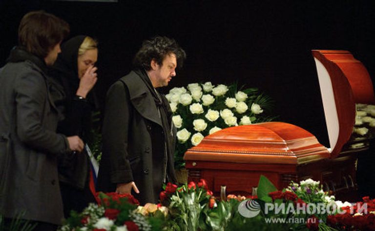 Прощание с актрисой Людмилой Гурченко в Центральном доме литераторов в Москве Прощание с актрисой Людмилой Гурченко в Центральном доме литераторов в Москве