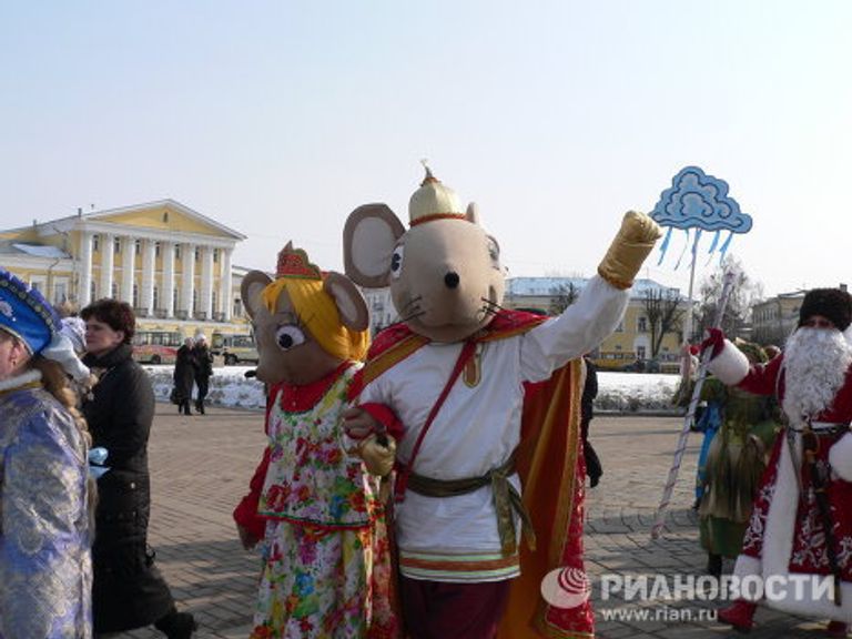 Шествие сказочных персонажей в Костроме Шествие сказочных персонажей в Костроме