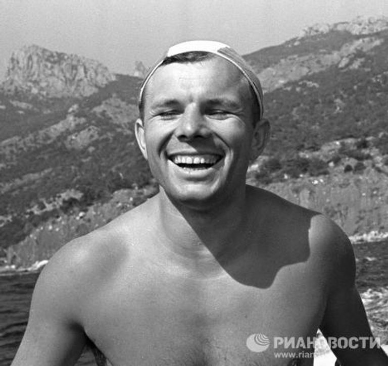 Юрий Гагарин во время послеполетного отдыха Юрий Гагарин во время послеполетного отдыха