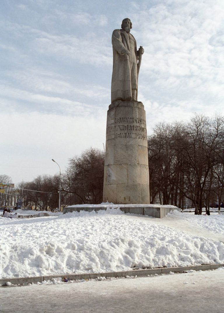 Памятник Ивану Сусанину 