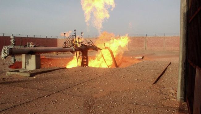 Взрыв газопровода в районе Эс-Сабиль на Синайском полуострове в Египте Взрыв газопровода в районе Эс-Сабиль на Синайском полуострове в Египте