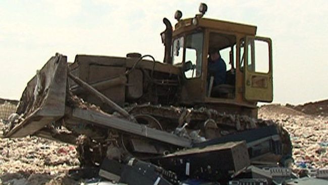 Полсотни игровых автоматов раздавили бульдозерами в Подмосковье