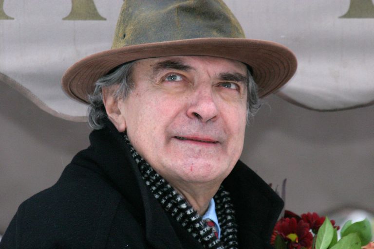 Актер театра и кино, народный артист России Александр Лазарев Актер театра и кино, народный артист России Александр Лазарев