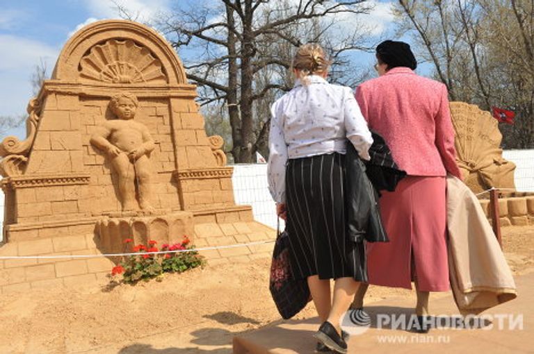 Фестиваль песчаной скульптуры Знаменитые фонтаны мира открылась на ВВЦ Фестиваль песчаной скульптуры Знаменитые фонтаны мира открылась на ВВЦ