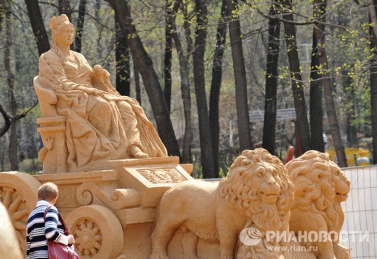 Фестиваль песчаной скульптуры Знаменитые фонтаны мира открылась на ВВЦ Фестиваль песчаной скульптуры Знаменитые фонтаны мира открылась на ВВЦ