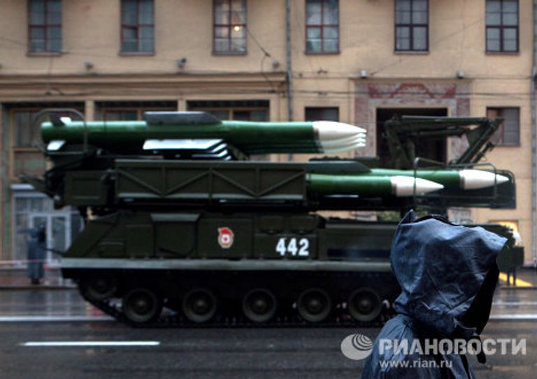 Проход военной техники на репетицию парада Победы на Красной Площади Проход военной техники на репетицию парада Победы на Красной Площади