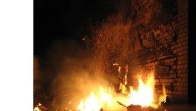 Пожар в поселке Молодежный в Астраханской области Пожар в поселке Молодежный в Астраханской области
