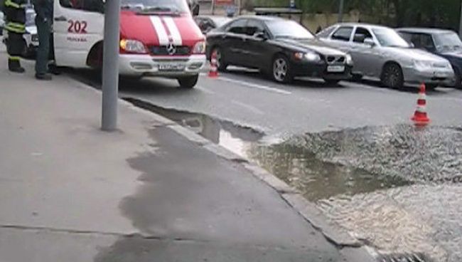 На северо-востоке Москвы прорвало водопровод