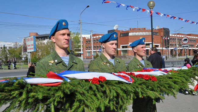 Россия отмечает День Победы парадами, чествуя своих ветеранов