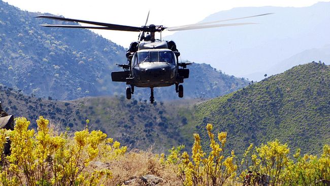 Вертолет UH-60 Вертолет UH-60