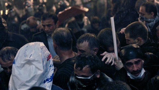 Разгон митинга оппозиции на проспекте Руставели в Тбилиси