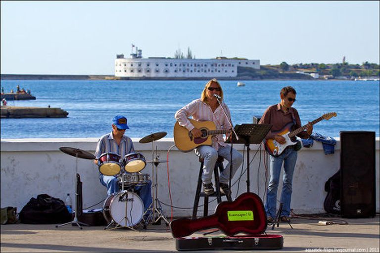 Прогулки по набережной в Севастополе Прогулки по набережной в Севастополе
