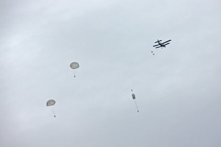 Прыжок с парашютом Прыжок с парашютом