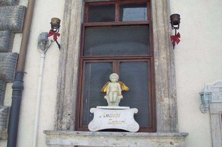 Жизнь в итальянском городе Ассизи Жизнь в итальянском городе Ассизи