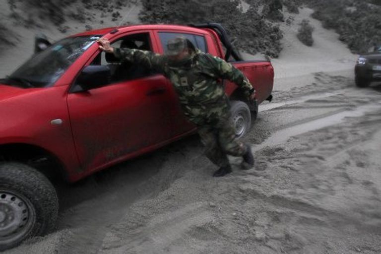 Пепел вулкана Пуйеуэ в Чили Пепел вулкана Пуйеуэ в Чили