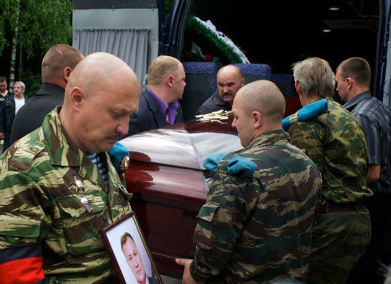 Похороны бывшего полковника Юрия Буданова в Химках Похороны бывшего полковника Юрия Буданова в Химках