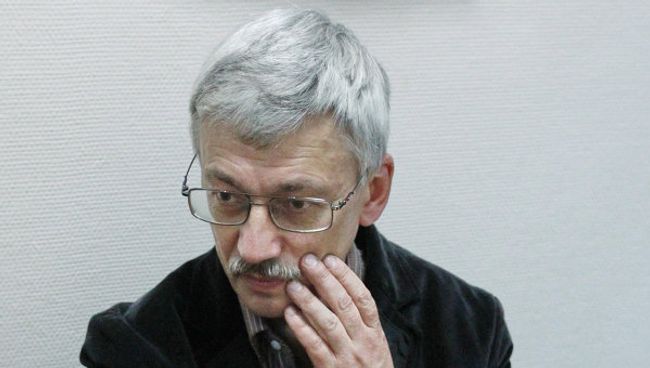 Оглашение приговора главе правозащитного центра Мемориал Олегу Орлову Оглашение приговора главе правозащитного центра Мемориал Олегу Орлову