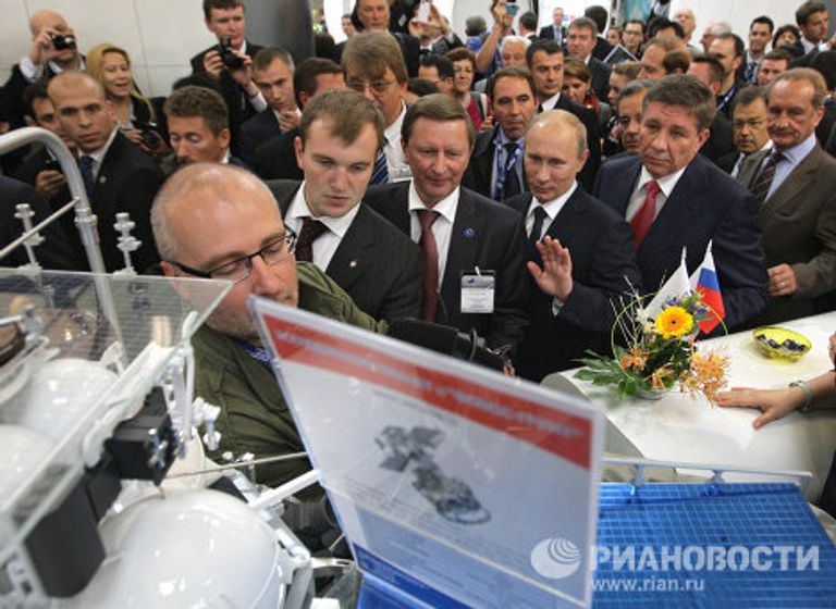 Премьер-министр Владимир Путин посетил 49-й Международный авиакосмический салон Ле Бурже в Париже Премьер-министр Владимир Путин посетил 49-й Международный авиакосмический салон Ле Бурже в Париже