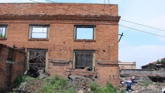 Обрушение стены во Владивостоке Обрушение стены во Владивостоке