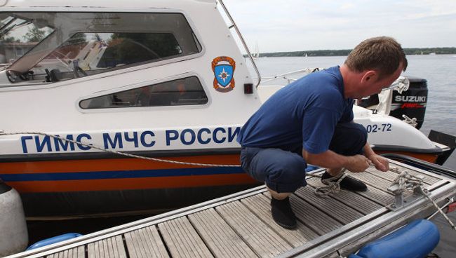 Сотрудник центрального инспекторского отделения ГИМС ГУ МЧС России. Архивное фото