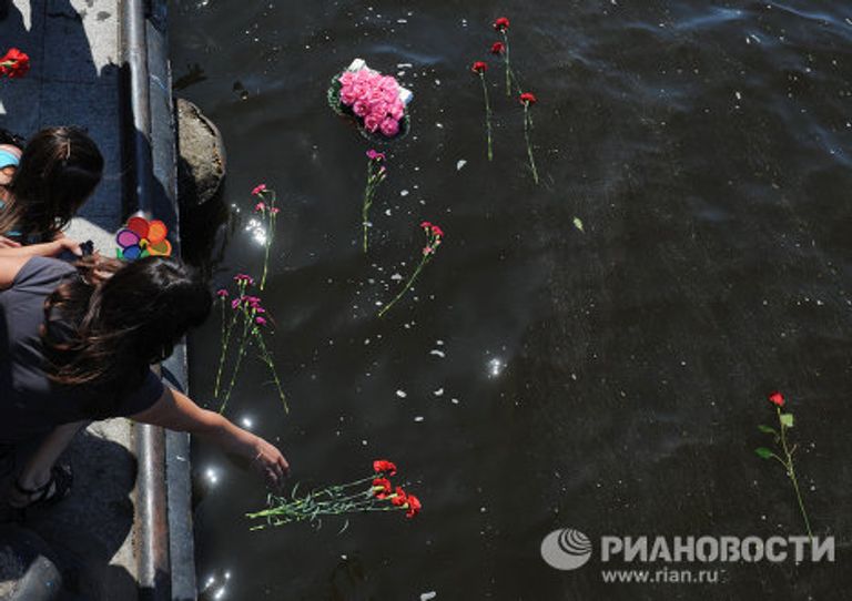 Акция в память о погибших на теплоходе Булгария в Казани Акция в память о погибших на теплоходе Булгария в Казани