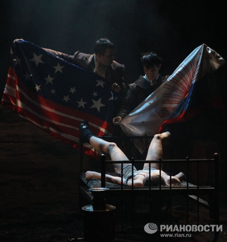 Пресс-показ российско-американского спектакля Город.ОК на сцене Центра им. Вс. Мейерхольда в рамках Чеховского фестиваля. Совместная постановка московского театра-студии Саундрама и нью-йоркского театра Шестая студия МХТ. Спектакль создан по произведениям История Нью-Йорка Вашингтона Ирвинга и История одного города Михаила Салтыкова-Щедрина Пресс-показ российско-американского спектакля Город.ОК на сцене Центра им. Вс. Мейерхольда в рамках Чеховского фестиваля. Совместная постановка московского театра-студии Саундрама и нью-йоркского театра Шестая студия МХТ. Спектакль создан по произведениям История Нью-Йорка Вашингтона Ирвинга и История одного города Михаила Салтыкова-Щедрина