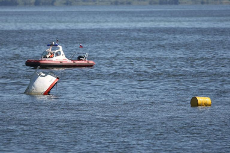 Всплывшая на поверхность шлюпка с теплохода Булгария Всплывшая на поверхность шлюпка с теплохода Булгария