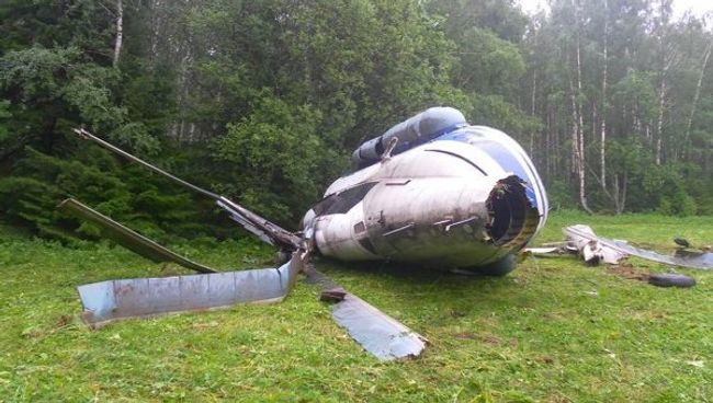 Жесткая посадка вертолета Ми-8 в Свердловской области Жесткая посадка вертолета Ми-8 в Свердловской области