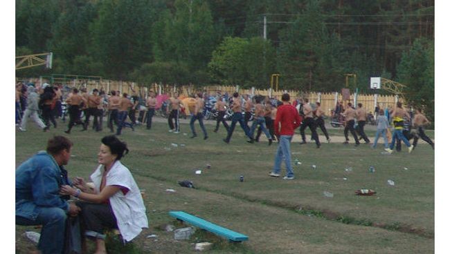 Драка на рок-фестивале Торнадо - 2010 около города Миасс Челябинской области