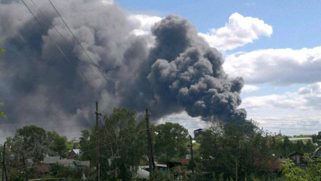 Крупный пожар вспыхнул в Новосибирске Крупный пожар вспыхнул в Новосибирске