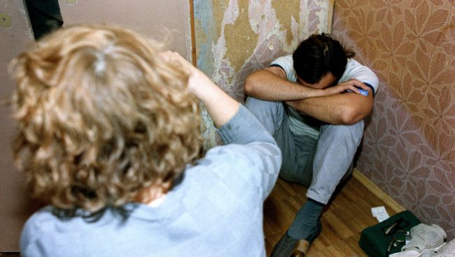 В притоне наркоманов. Архив