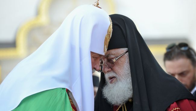 Патриарх Московский и всея Руси Кирилл и католикос-патриарх всея Грузии Илия II в Киево-Печерской лавре