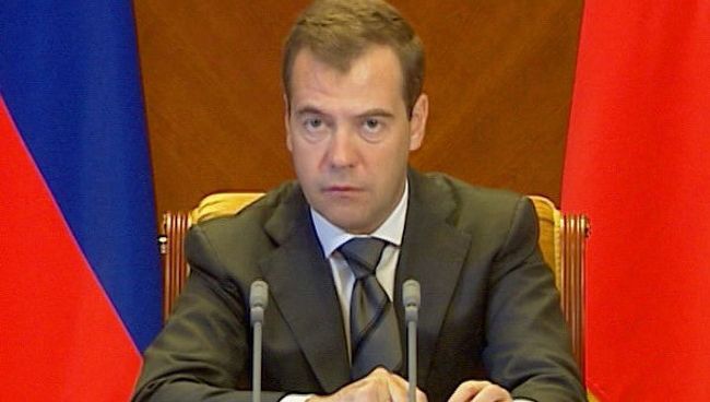 Медведев подвел итоги аттестации полицейских: уволены более 200 тысяч Медведев подвел итоги аттестации полицейских: уволены более 200 тысяч