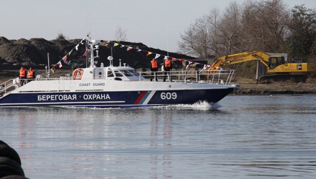 Пограничные сторожевые катера в порту Очамчира (Абхазия). Архивное фото Пограничные сторожевые катера в порту Очамчира (Абхазия). Архивное фото