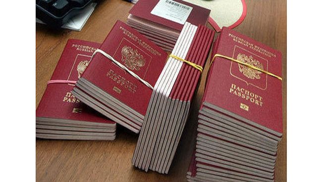 Чиновник выдала загранпаспорт предполагаемому убийце Политковской