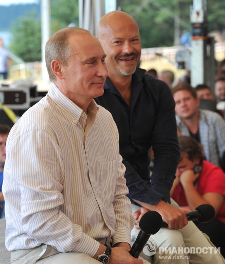 Посещение В. Путиным молодежного форума Селигер-2011 Посещение В. Путиным молодежного форума Селигер-2011