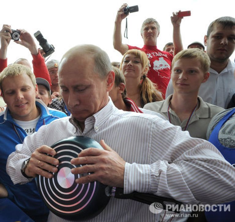 Посещение В.Путиным молодежного форума Селигер-2011 Посещение В.Путиным молодежного форума Селигер-2011