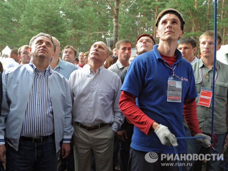 Посещение В.Путиным молодежного форума Селигер-2011 Посещение В.Путиным молодежного форума Селигер-2011